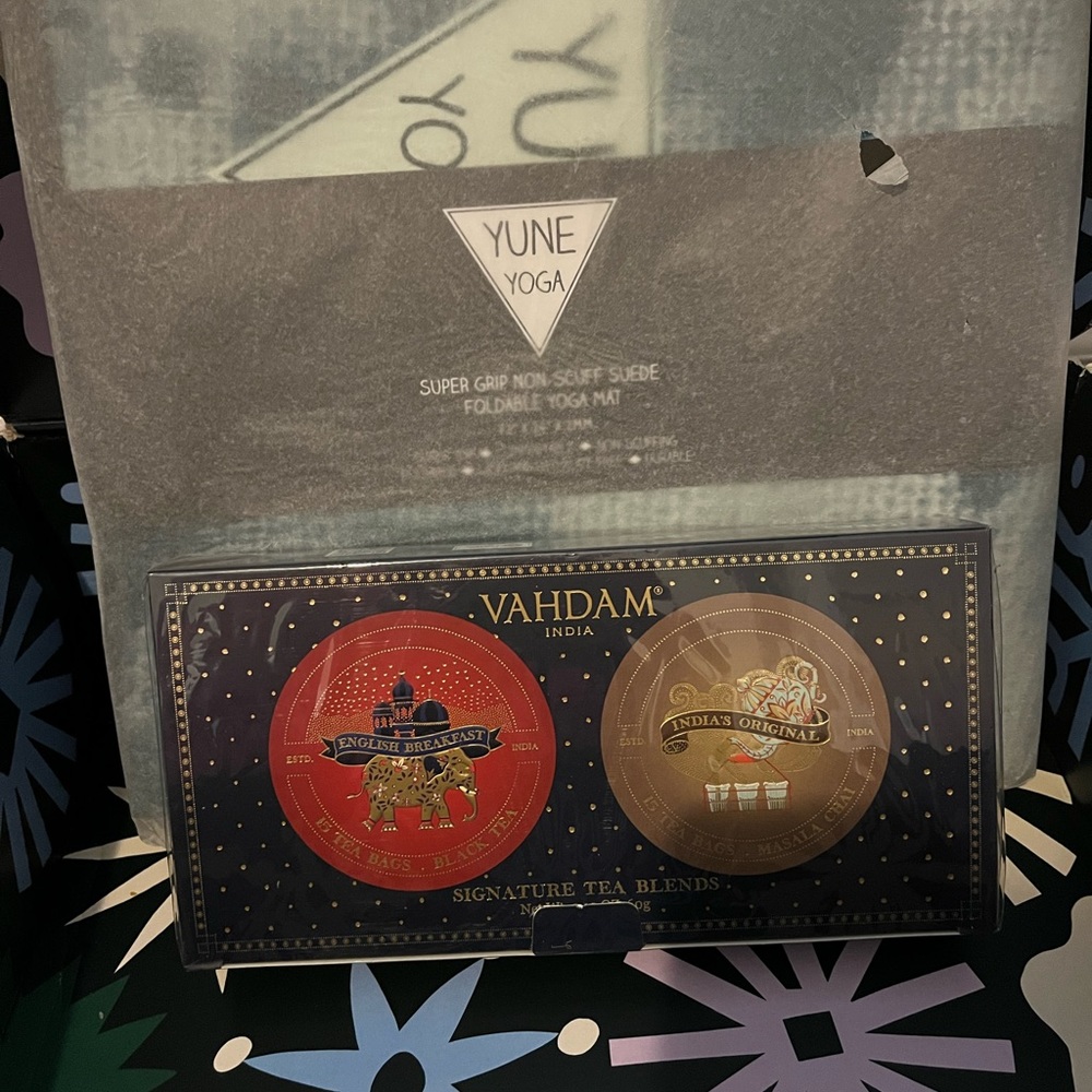 YUNE YOGA Foldable Yoga Mat (new with packaging)